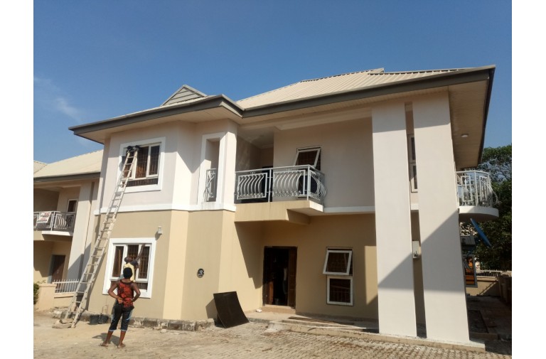 4 Bed fully detailed duplex with a room BQ