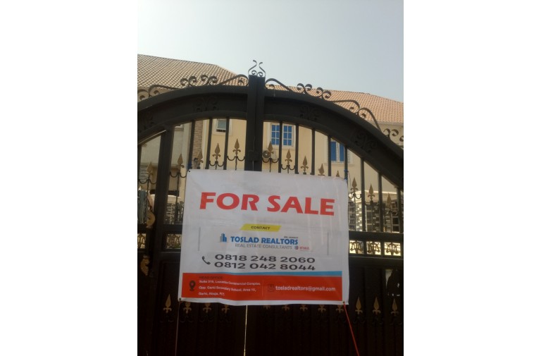 3 bed terrace duplex with a room BQ ,NAF valley Estate Asokoro